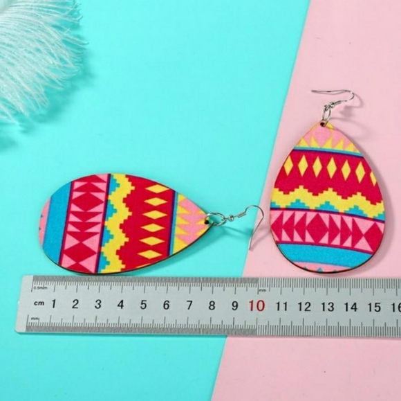 Chic Zag Earrings - Picture 2 of 2